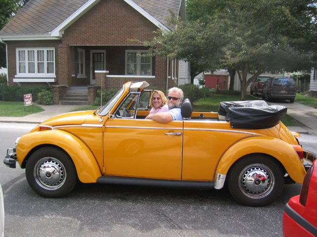 Kathy and Mark Thompson visit the Burgoo in their new old Beetle