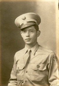 Lee Nicol, WW II